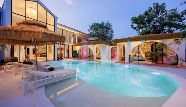 "FIRA Villa" Unique Water-themed Bedrooms in Sukhumvit, Bangkok