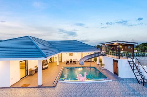 Full moon Bay hua hin Cha-am in Hua Hin