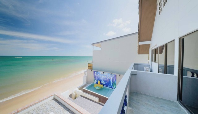 GAO Bee One Beachfront Pool Villa