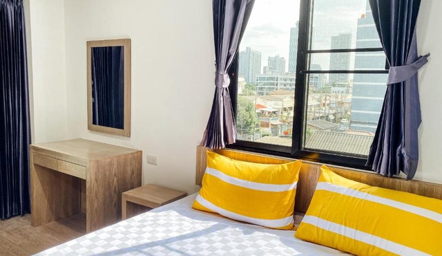 GP House Bangkok - Sukhumvit Onnut BTS Skytrain