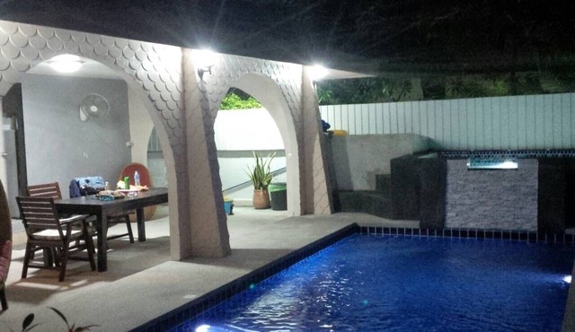 Grand Condotel Villa Rosa pool & Jacuzzi - Walk to the Beach