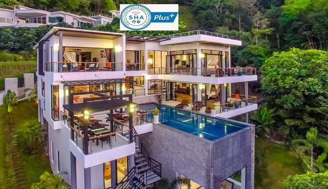 Grand Villa Luxury Time Phuket in Tambon Choeng Thale