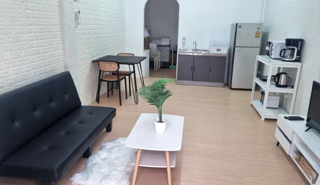 Haus Sathorn Pier: Cozy 2-Bedroom Retreat, 5 Minutes to BTS City Center
