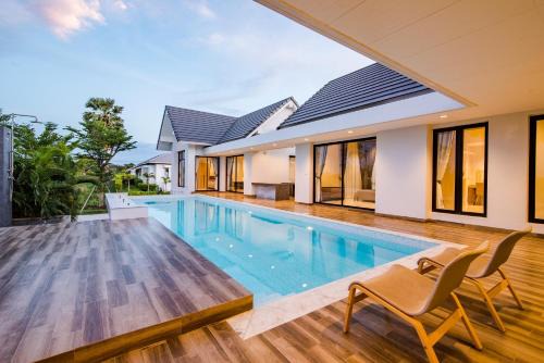 Hidaway Hua Hin Pool Villa at Palm Hill Golf course in Sathani Ban Hua Mak