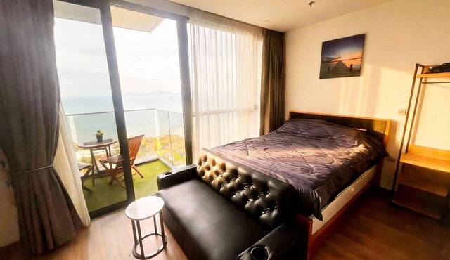 High floor studio with amazing sea view