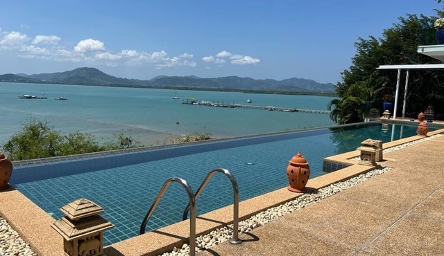 High-quality stay on Bay of Cape Yamu with a panoramic sea view of the Sapan Bay