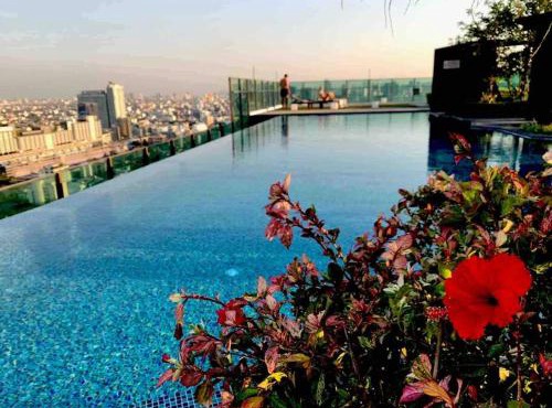 HIGH RISE LUXURY CONDO 1BED ROOF TOP POOL 2 MinMRT in Bangkok