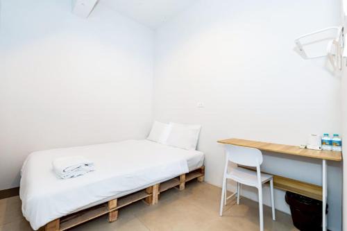 Hims Room Khaosan - Rambudtri