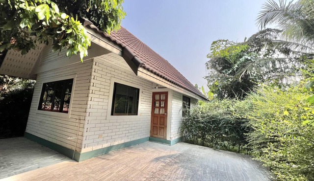 House 1 in Nature near Tao Garden