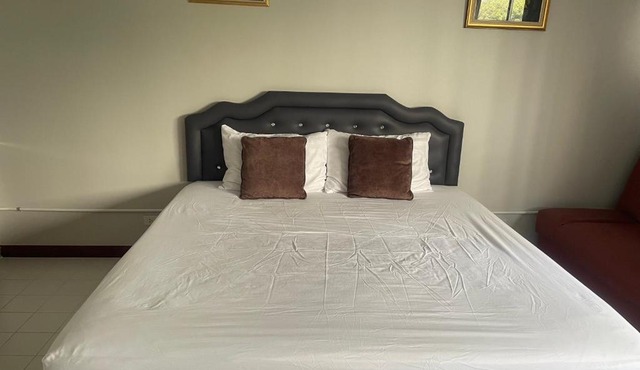 Impact Dailyroom C3,C4by Anna in Nonthaburi