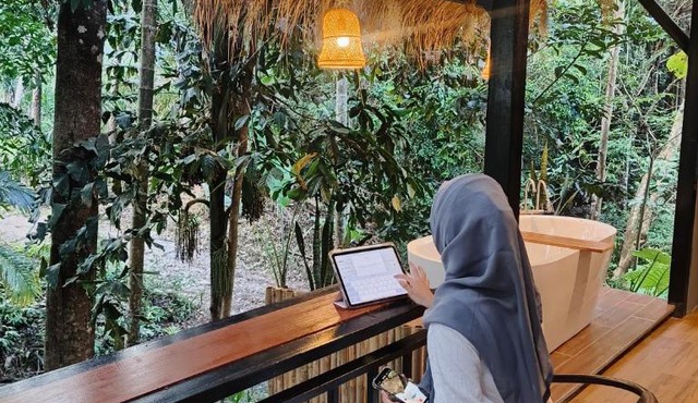 Ingtara at Lanta in Ko Lanta
