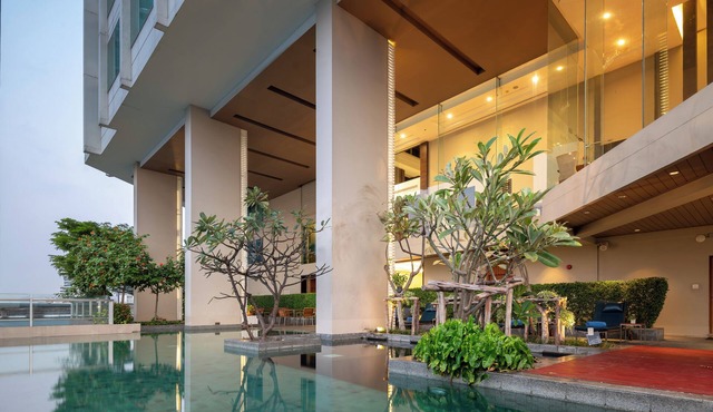 Jasmine Resort Hotel Bangkok BTS Phrakhanong