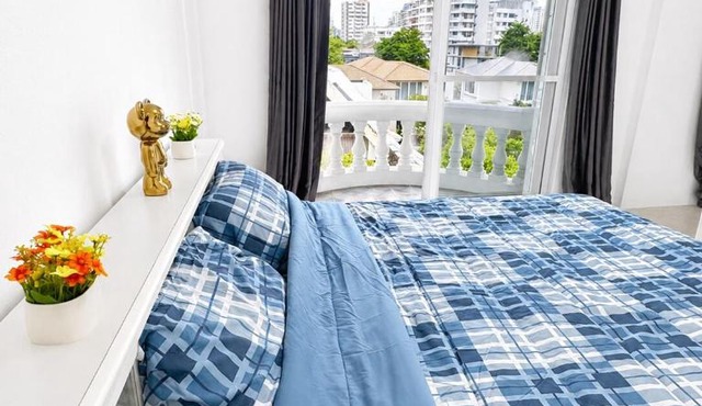 Jasmine Villa - Suite & Balcony- BTS Thonglor in Bangkok