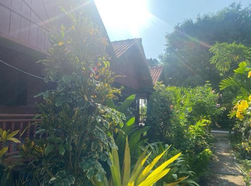 King Kong Restaurant and Bungalows in Muang Không