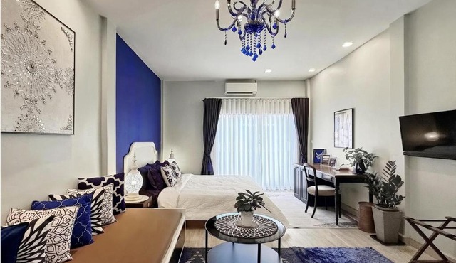KIT-TI's Art Home - Modern Classic 3BR Townhome in Sukhumvit