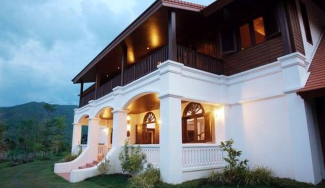 Lanna Hill House. Beautiful Chiang Mai serviced pool villa in stunning location.