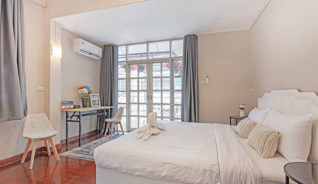 Large House in the Middle of Sukhumvit 22 for Family