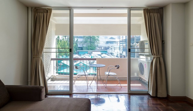 Le Vanvarothai Saladaeng Residence