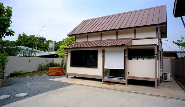 LITTLE SOOKAROUND Compact 1BR Mezzanine Home 4 km to Central Festival