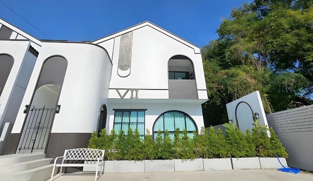 Live With Passion Pool Villa in Pak Chong