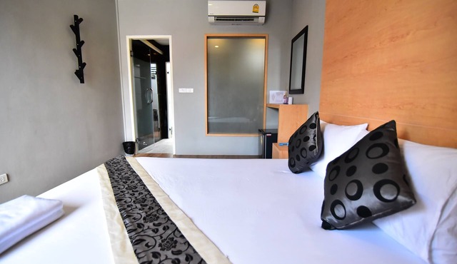 Love Box Resort in Bang Phli
