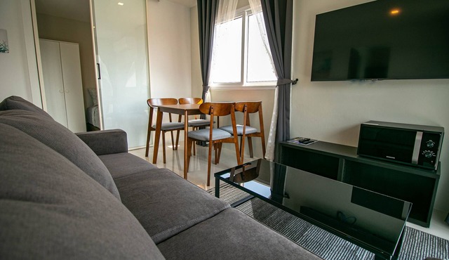Lovely 3 bdrm for family of 5 people near the beach, pools, fitness and garden