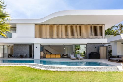 Lux Nine Pasak by MonthstayZ Thailand