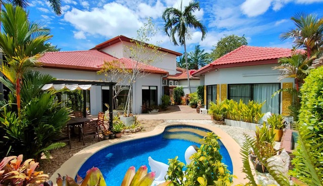 LUXURIOUS VIEW TALAY VILLA 400M FROM BEACH - PATTAYA HOLIDAY HOUSE
