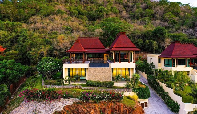 Luxury 4 Bedroom Villa With Stunning Views (PJL)