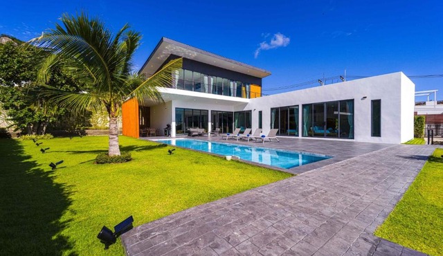 Luxury 5 Bedroom Pool Villa (KH-C1)
