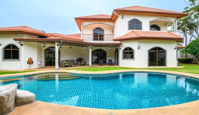 Luxury 5BR Spanish Villa East Pattaya (EP1) in Nong Prue