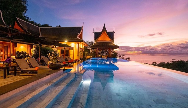 Luxury 6 bedrooms Villa with amazing Ocean views in ตำบลเชิงทะเล