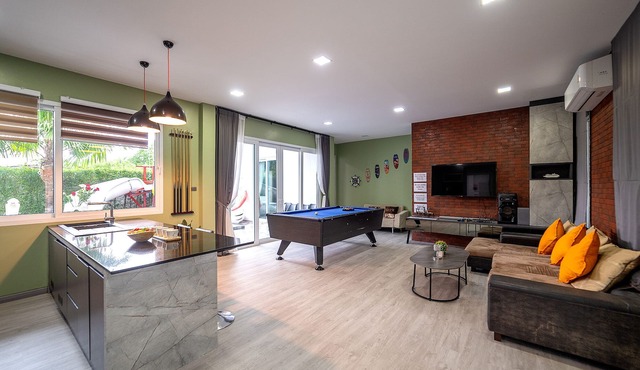 Luxury and Playful 5 Bed Pool Villa - CC