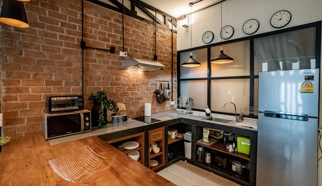 Luxury Industrial Flat 5 Mins from Nimman
