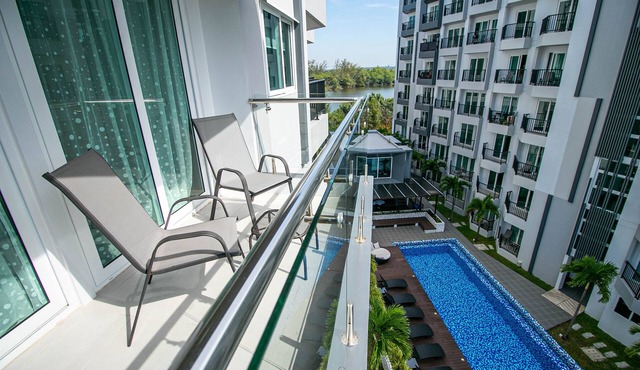 Mae Phim Beach Family-sized condo, 3bdrm.