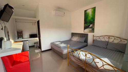 Malee Guesthouse in Ban Rak Thai
