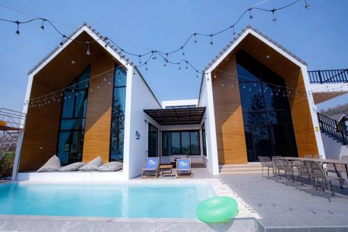 Me U Poolvilla Khaoyai in Wangkata
