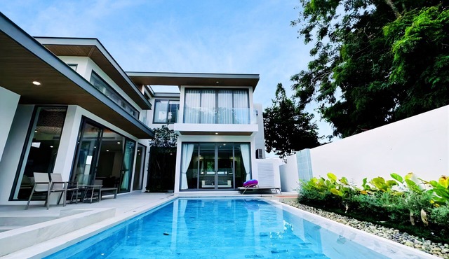Mila: Luxury 3BR Pool Villa in fabulous Rawai with AC