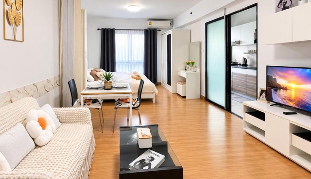 Modern Supalai Vista Phuket Old Town 2 Gym Pool fast Wifi Netflix in Ban Nong Chaeng