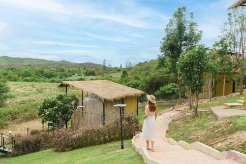 Mondara Villa and Glamping