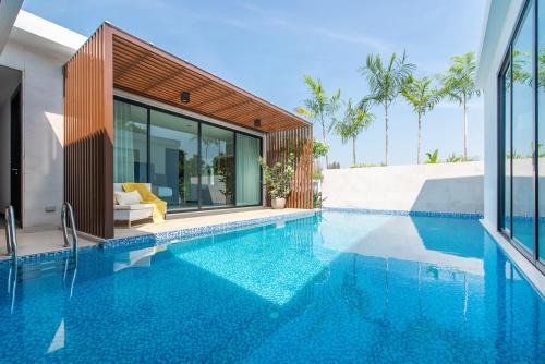 Movenpick Residences 3-Bedroom Pool Villa Beach Access, Na Jomtien Pattaya