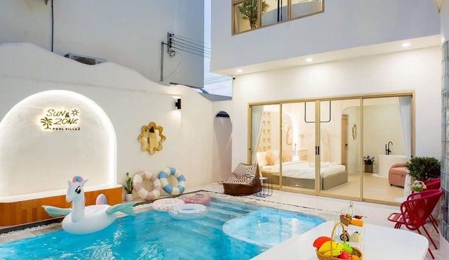 Na Jomtien Spacious 5BR Pool Villa · Karaoke & Games in Pattaya City