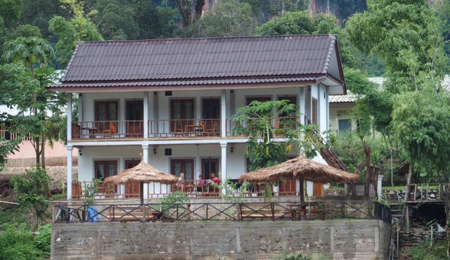 Nam Ou River Lodge in Nongkhiaw