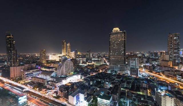 NEW * Luxurious 2BrPenthouse 33th floor-Netflix-on the BTS with river view balcony