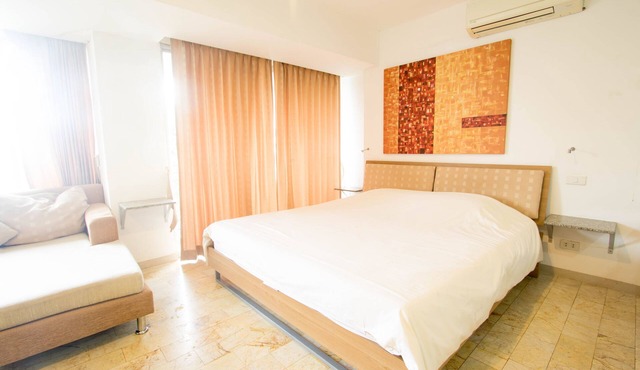 Night Bazaar Road - 40 Sqm - 3rd Floor - Work-From-Home w/Fully Fitted Kitchen