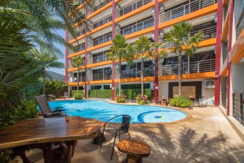 NOVA Condo 1BR Pool View NBC Nai Harn in Rawai Beach