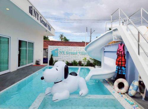 NY grand villa in Nong Prue