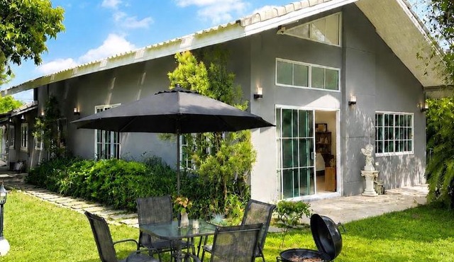 Oasis Retreat 2BR Garden Home Sleeps 6 Bann Plangyao