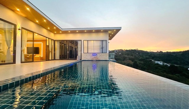 Ocean Big Tiger Villa - 6 Bedrooms in Koh Samui