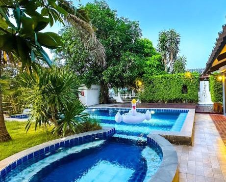 PaPa Beach Pool Villas Pattaya